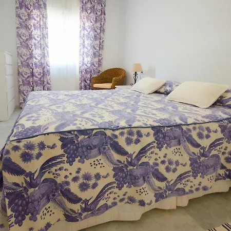 Ana Apartment *